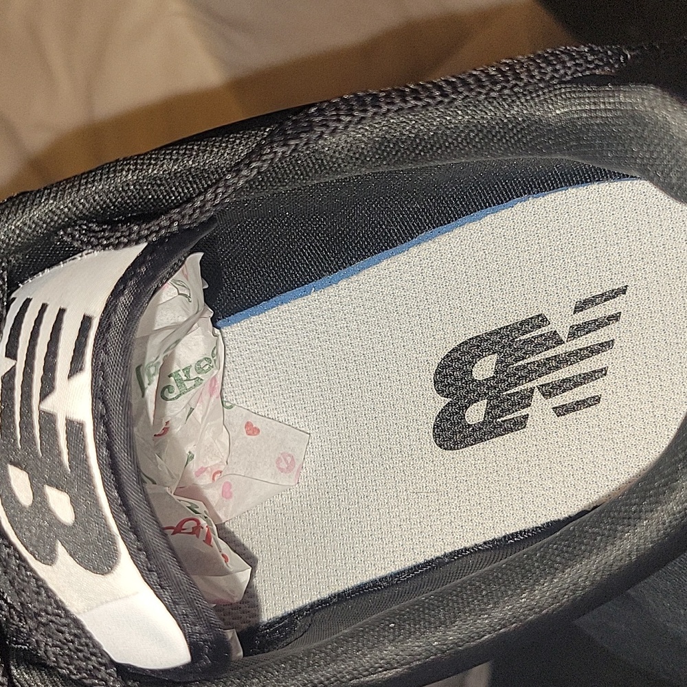New Balance 10.5 Shoes - Picture 3 of 3